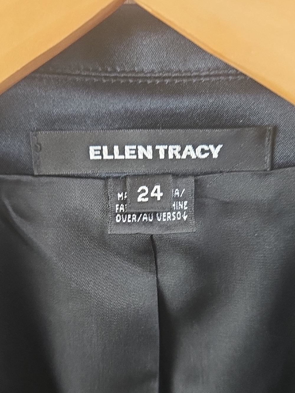 Ellen Tracy Women's Black 100% Silk Cropped Blazer Jacket Sz 24 Elegant Classy - Picture 3 of 8